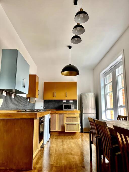 Charming City Townhouse ดับลิน ภายนอก รูปภาพ